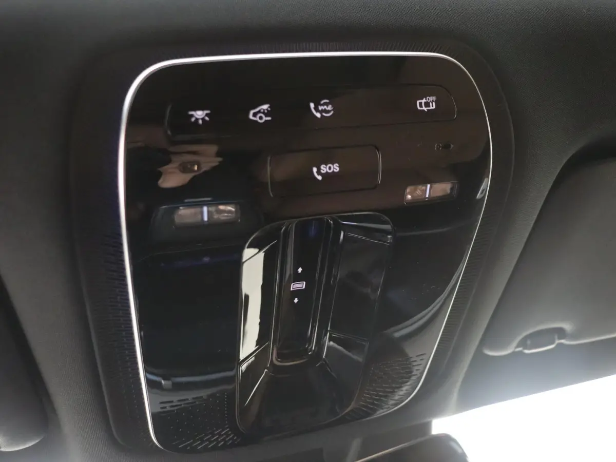300 e AMG Line / Premium Plus/ Panoramadak/ Burmester 4D/ AIRMATIC/ Achterasbesturing/ Rijassistentiepakket