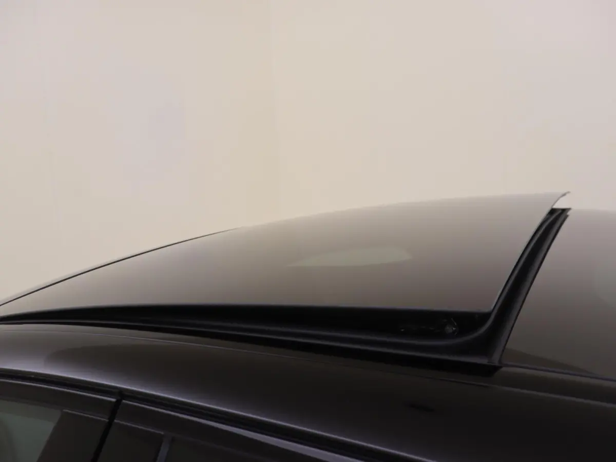 300 e AMG Line / Premium Plus/ Panoramadak/ Burmester 4D/ AIRMATIC/ Achterasbesturing/ Rijassistentiepakket
