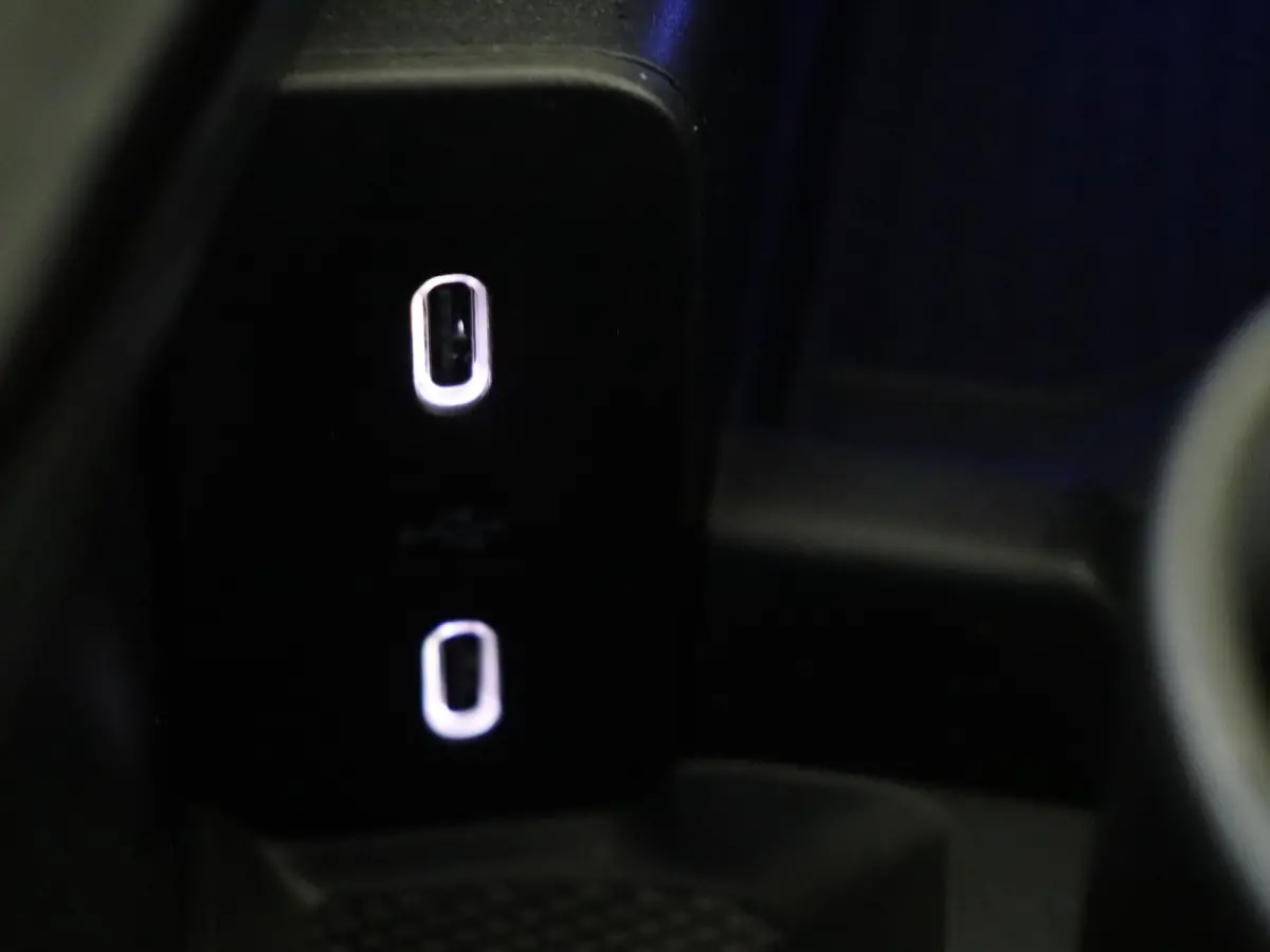 300 e AMG Line / Premium Plus/ Panoramadak/ Burmester 4D/ AIRMATIC/ Achterasbesturing/ Rijassistentiepakket