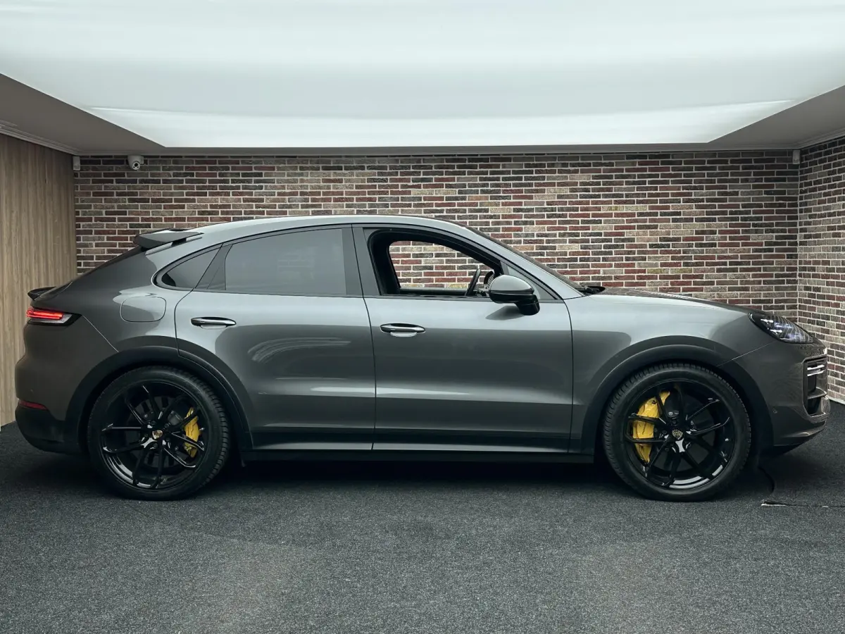 4.0 Turbo E-Hybrid GT Carbon 360 Headup Burmeister