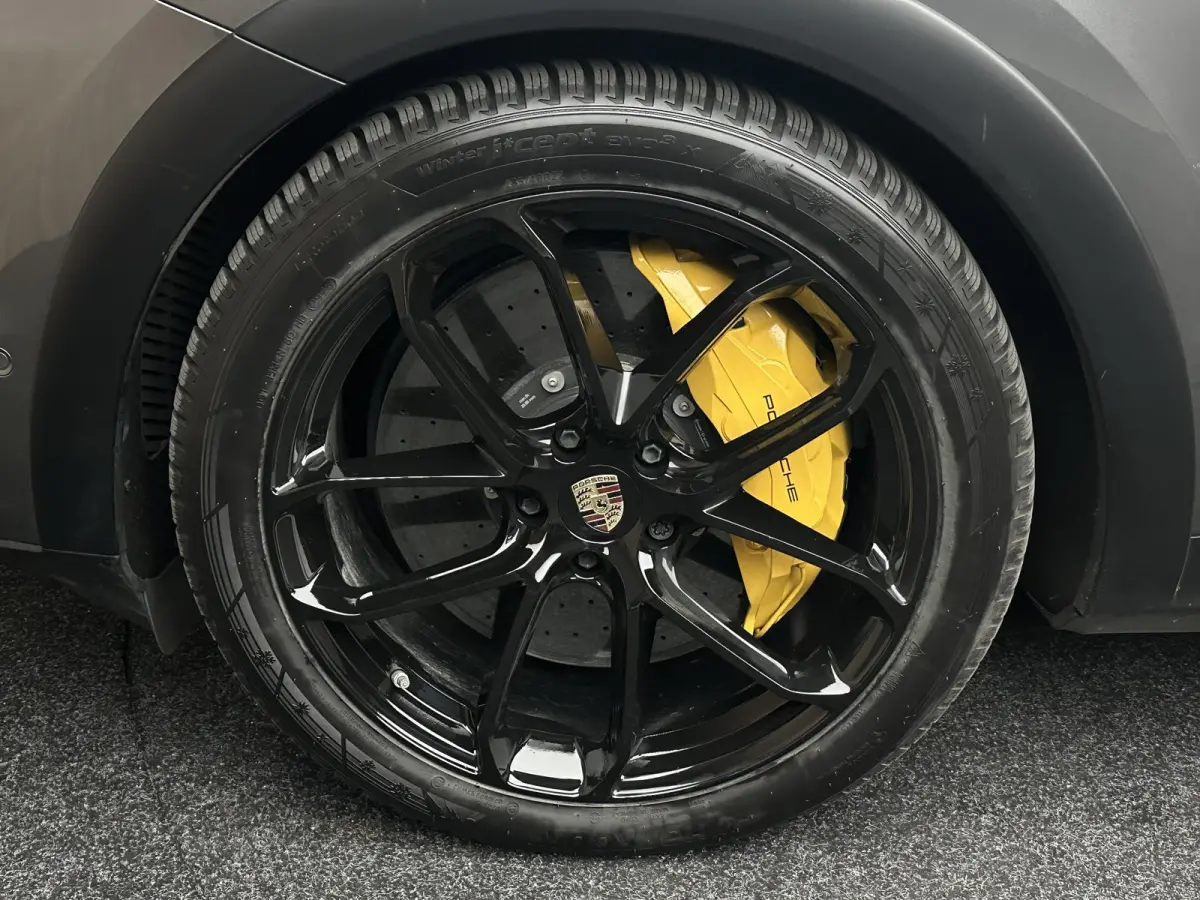 4.0 Turbo E-Hybrid GT Carbon 360 Headup Burmeister