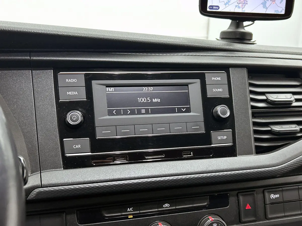 2.0 TDI L2H1 150PK | Automaat | Airco | Multifunctioneel stuurwiel | Cruise controle | Radio | Parkeersensoren achter | Sortimo | TomTom navigatie |