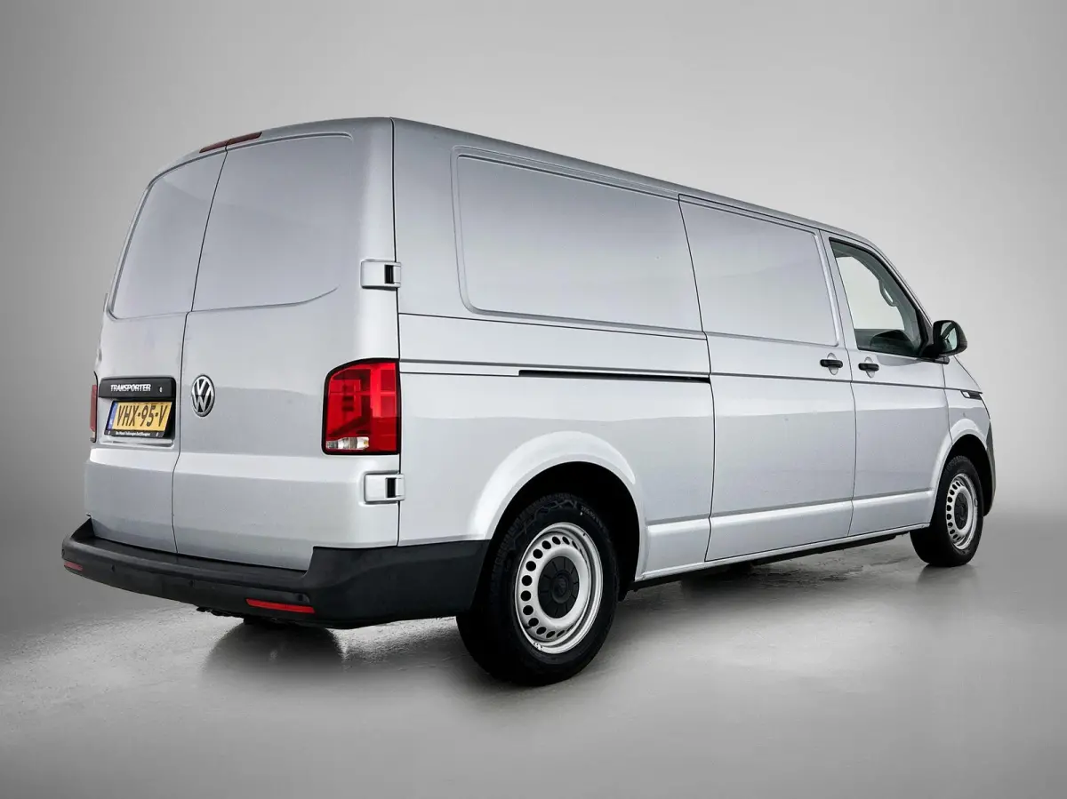 2.0 TDI L2H1 150PK | Automaat | Airco | Multifunctioneel stuurwiel | Cruise controle | Radio | Parkeersensoren achter | Sortimo | TomTom navigatie |