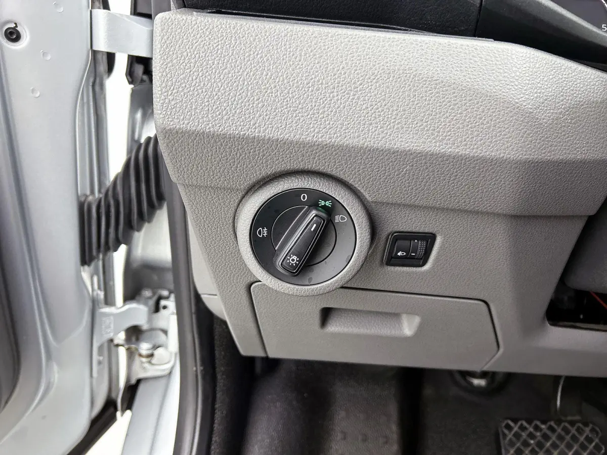 2.0 TDI L2H1 150PK | Automaat | Airco | Multifunctioneel stuurwiel | Cruise controle | Radio | Parkeersensoren achter | Sortimo | TomTom navigatie |