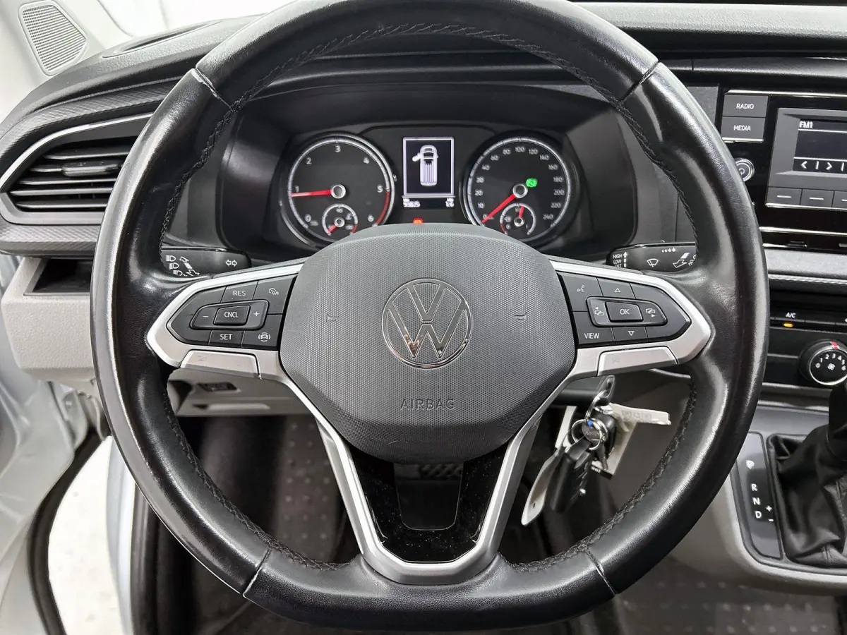 2.0 TDI L2H1 150PK | Automaat | Airco | Multifunctioneel stuurwiel | Cruise controle | Radio | Parkeersensoren achter | Sortimo | TomTom navigatie |