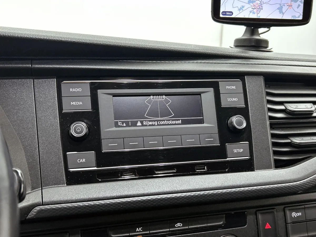 2.0 TDI L2H1 150PK | Automaat | Airco | Multifunctioneel stuurwiel | Cruise controle | Radio | Parkeersensoren achter | Sortimo | TomTom navigatie |