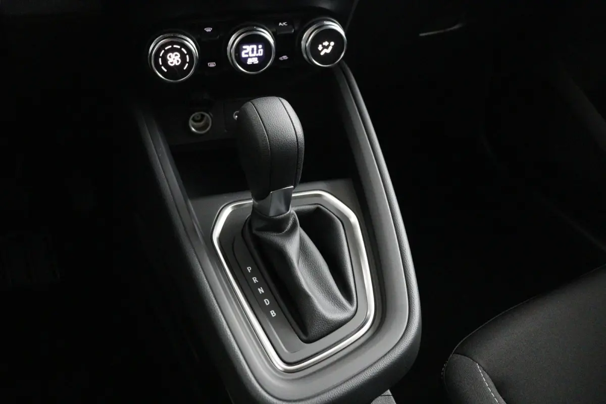 1.6 HEV Intense | € 6.600 Korting! | Achteruitrijcamera | Apple Carplay/Android Auto | Climate Control | Cruise Control | Stoelverwarming