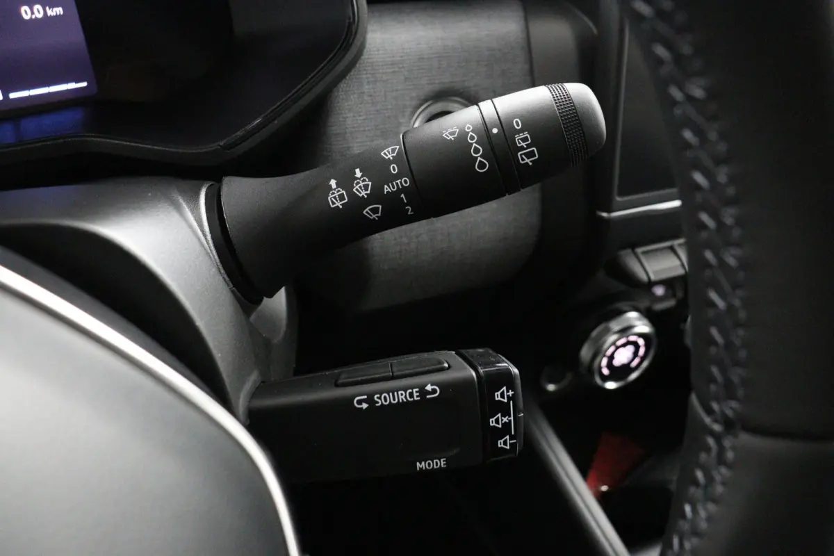 1.6 HEV Intense | € 6.600 Korting! | Achteruitrijcamera | Apple Carplay/Android Auto | Climate Control | Cruise Control | Stoelverwarming