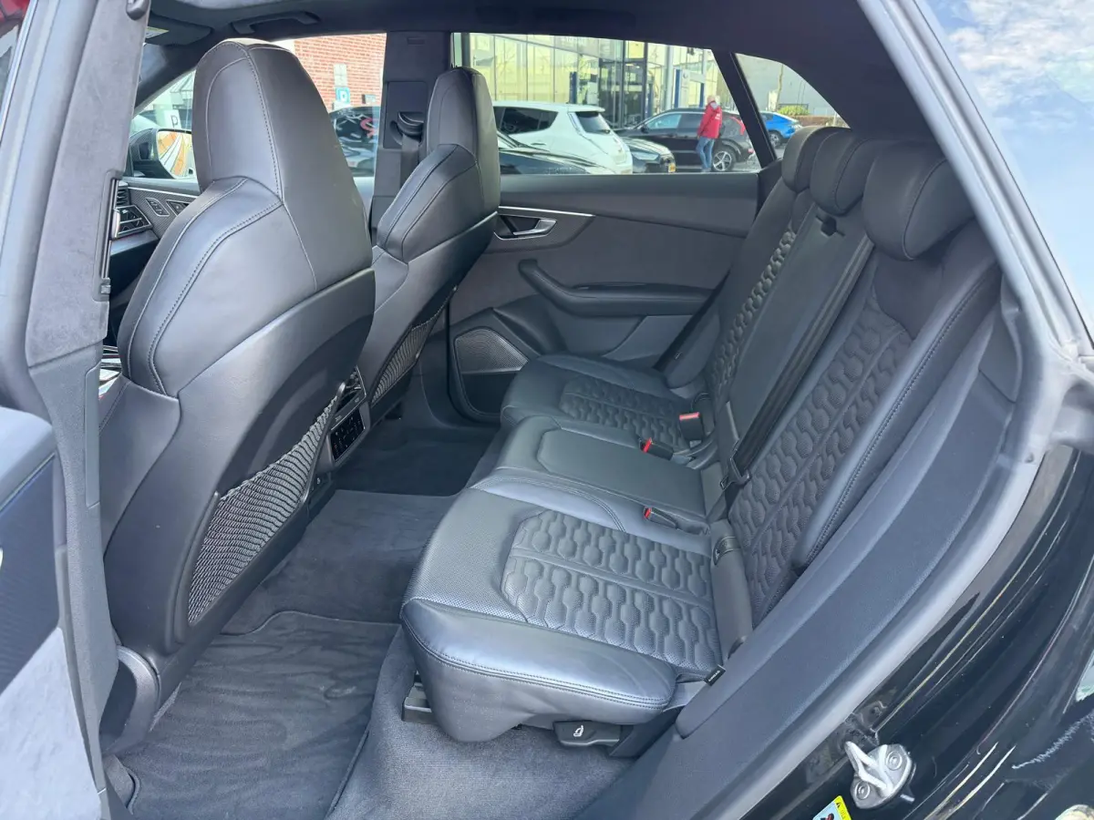 RSQ8 4.0 TFSI RS quattro