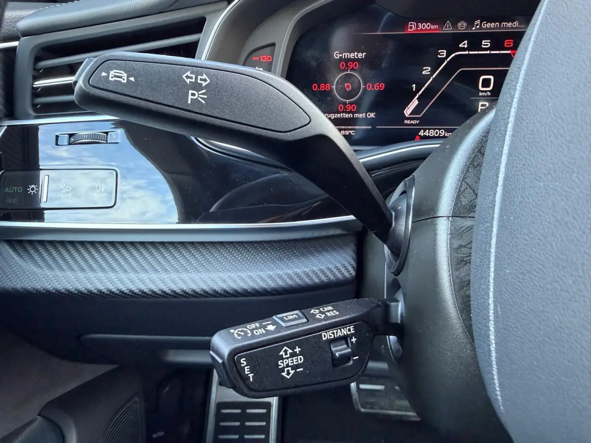 RSQ8 4.0 TFSI RS quattro