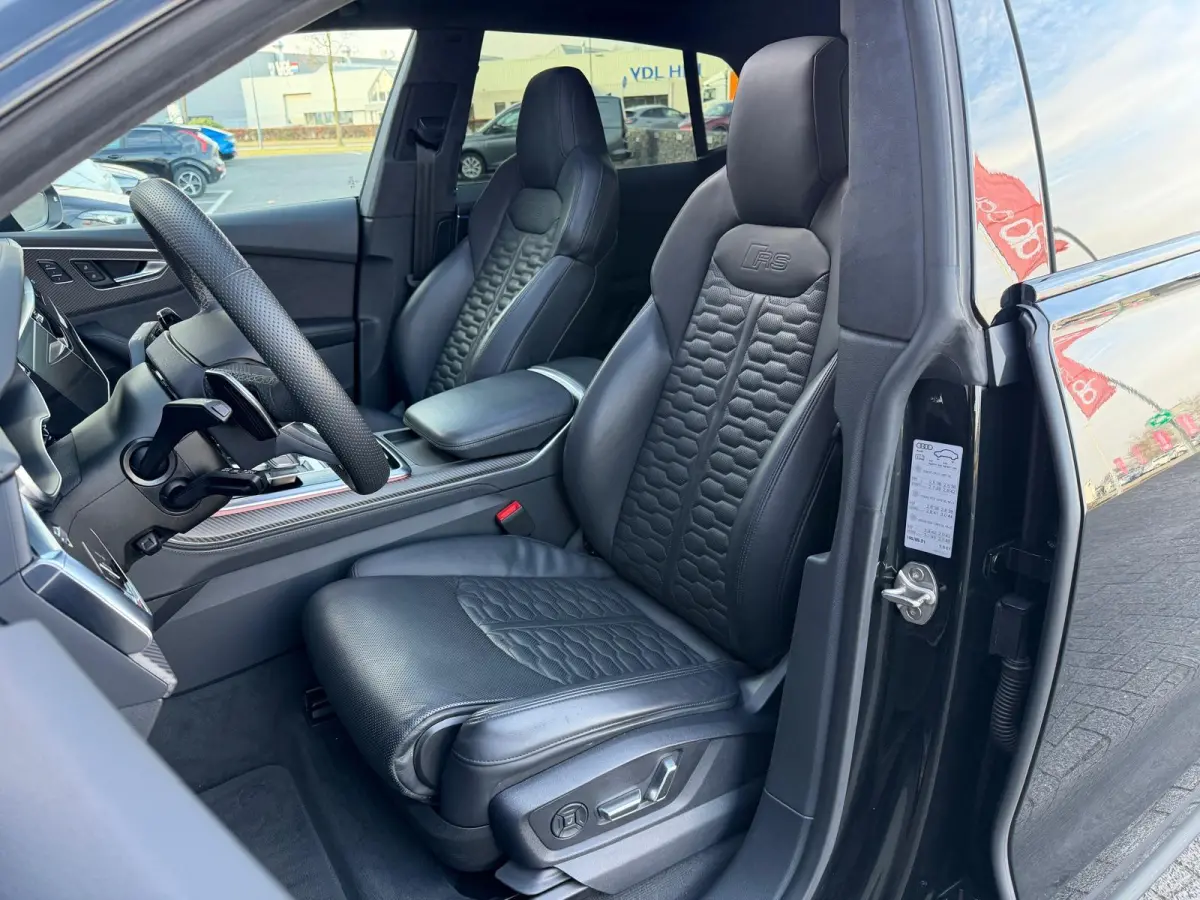 RSQ8 4.0 TFSI RS quattro