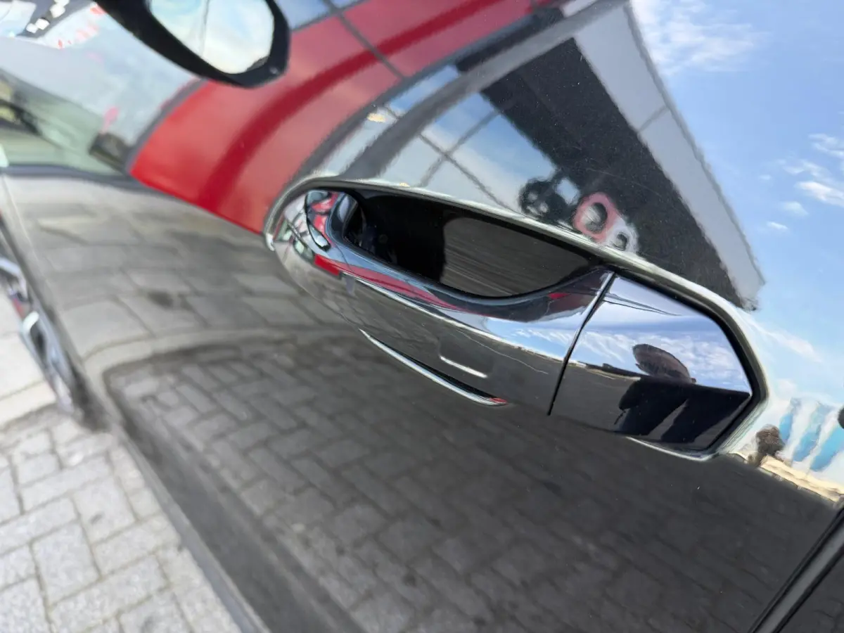 RSQ8 4.0 TFSI RS quattro