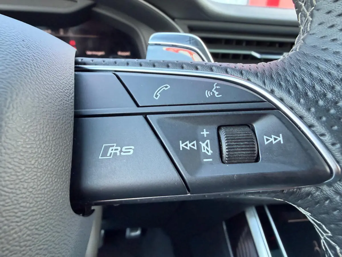 RSQ8 4.0 TFSI RS quattro