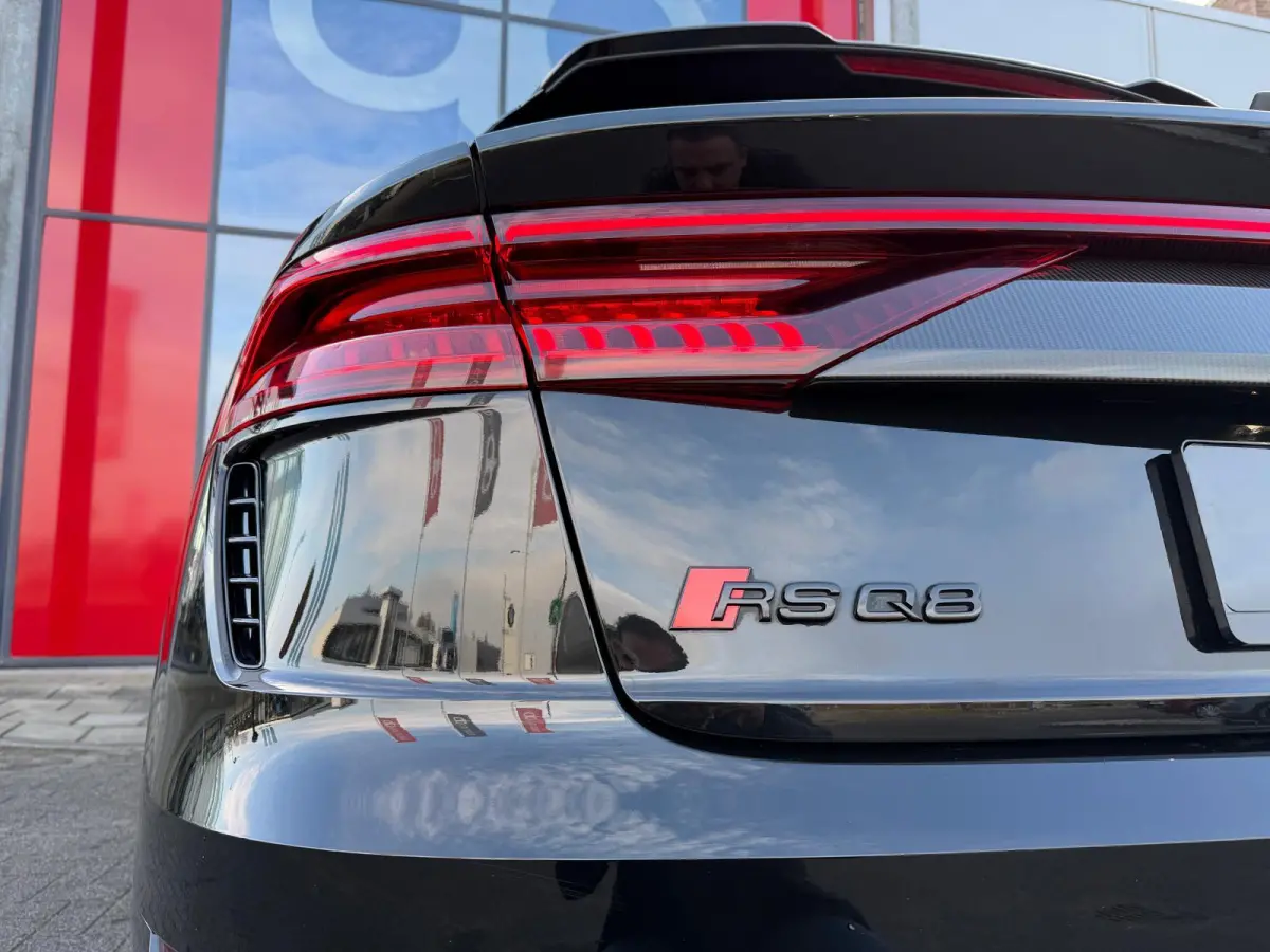 RSQ8 4.0 TFSI RS quattro