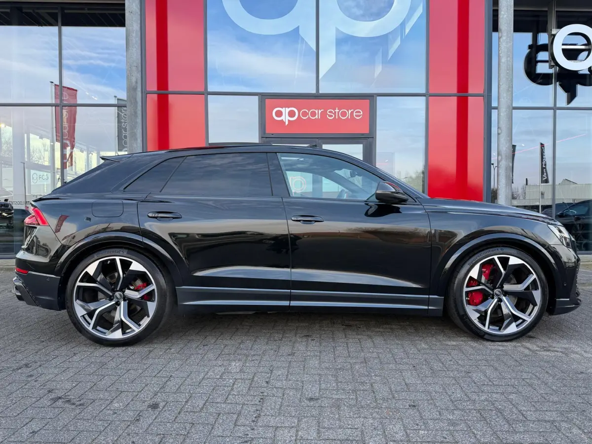RSQ8 4.0 TFSI RS quattro