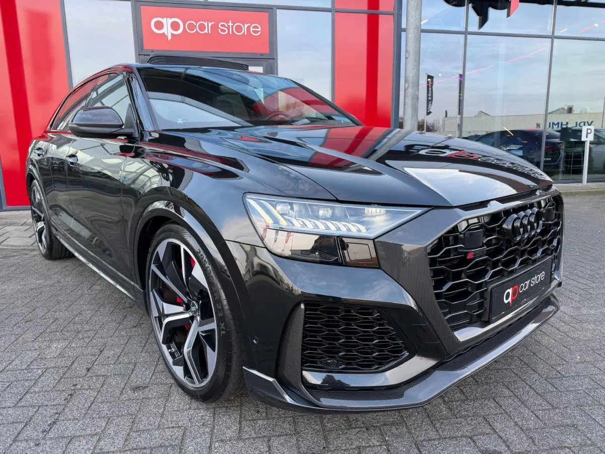 RSQ8 4.0 TFSI RS quattro