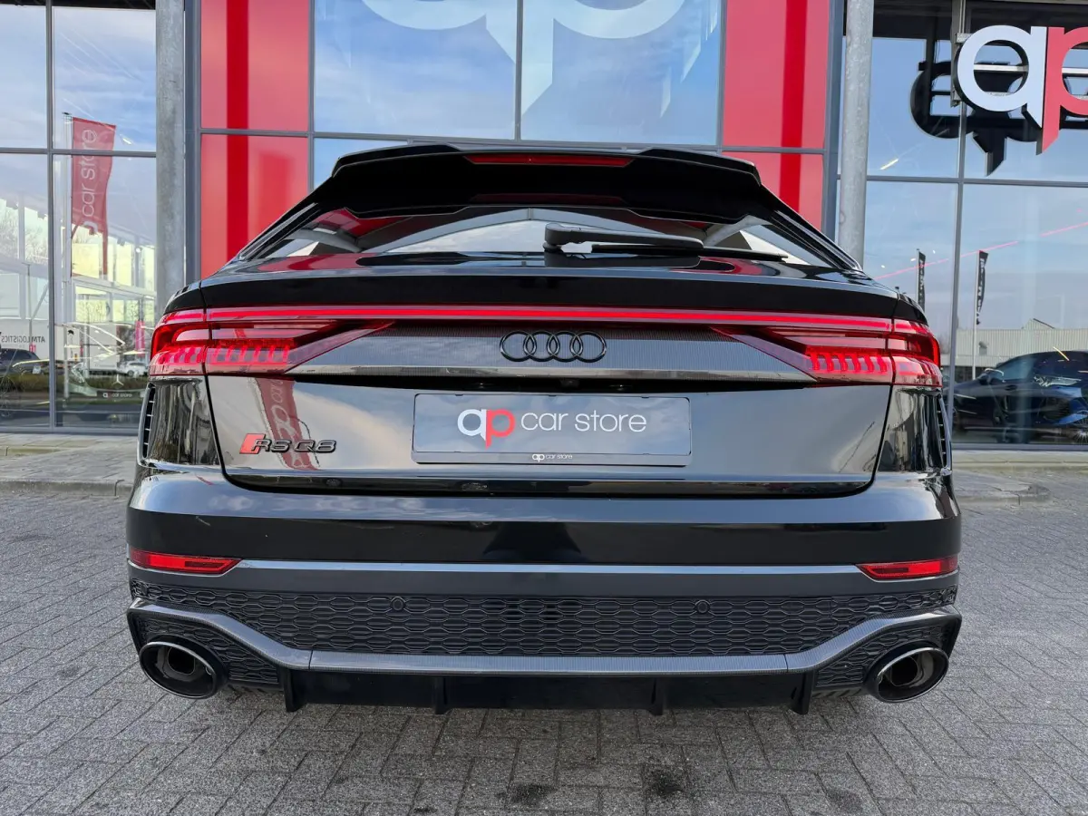 RSQ8 4.0 TFSI RS quattro