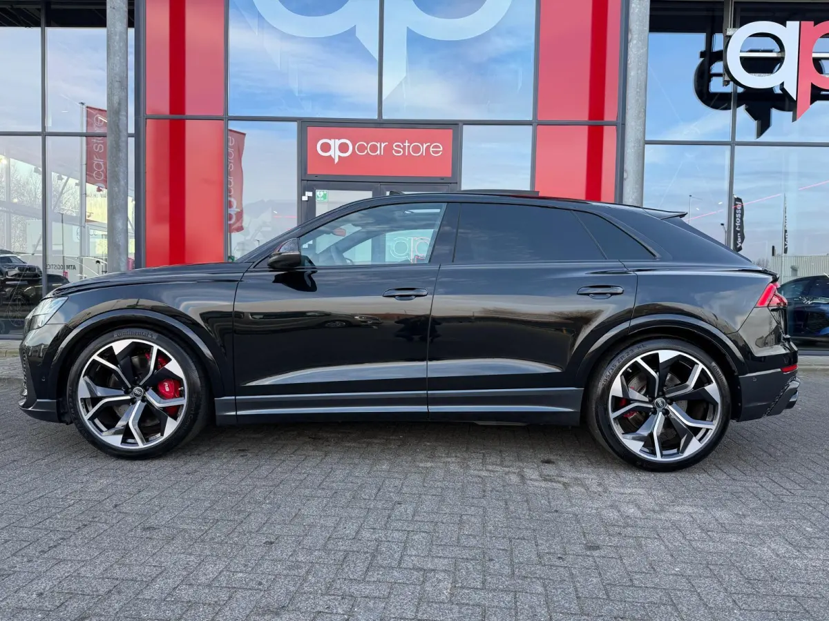 RSQ8 4.0 TFSI RS quattro