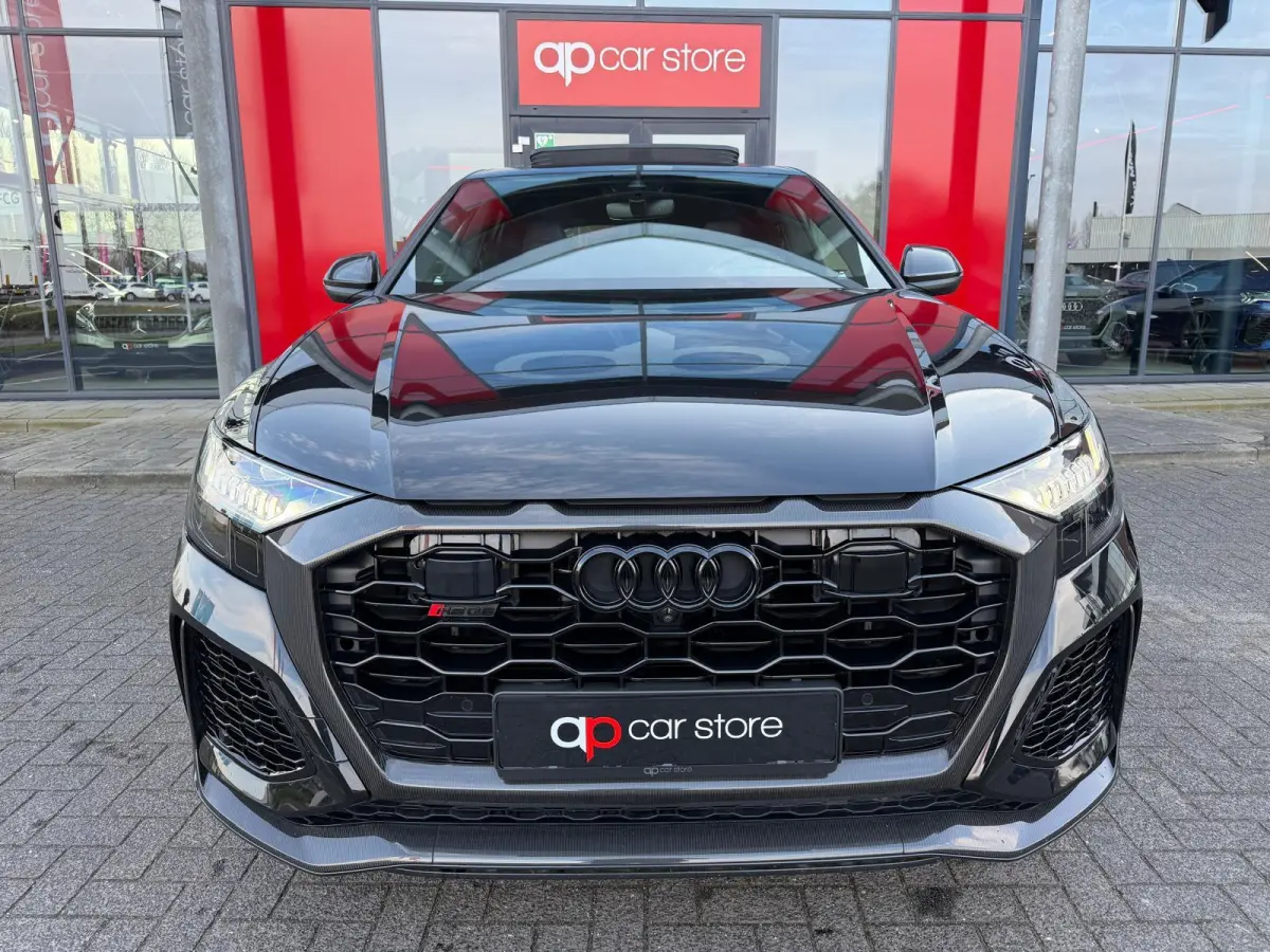 RSQ8 4.0 TFSI RS quattro