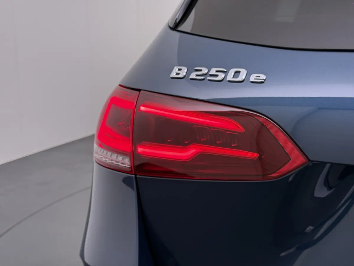 250e AMG // SoH 95,3% // Distronic // 360 Camera // Memory // Burmester // Headup // Keyless // MultiBeam LED // Augmented Reality