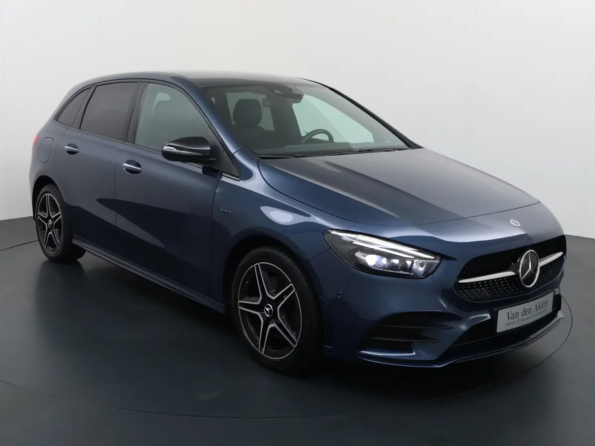 250e AMG // SoH 95,3% // Distronic // 360 Camera // Memory // Burmester // Headup // Keyless // MultiBeam LED // Augmented Reality