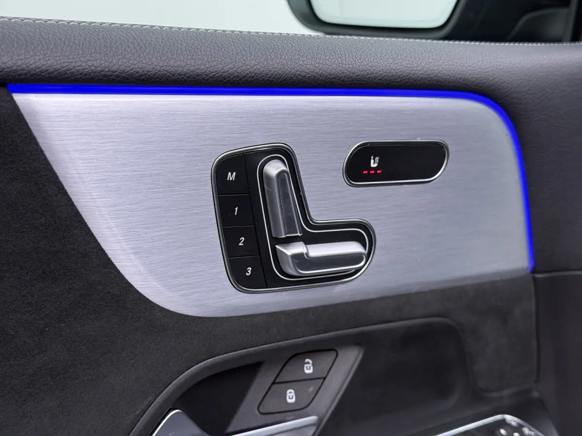 250e AMG // SoH 95,3% // Distronic // 360 Camera // Memory // Burmester // Headup // Keyless // MultiBeam LED // Augmented Reality