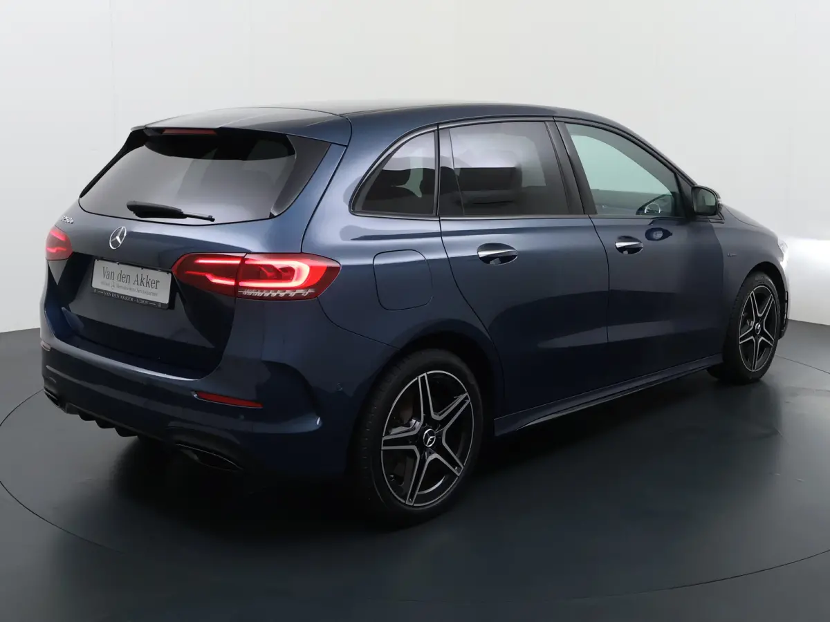 250e AMG // SoH 95,3% // Distronic // 360 Camera // Memory // Burmester // Headup // Keyless // MultiBeam LED // Augmented Reality