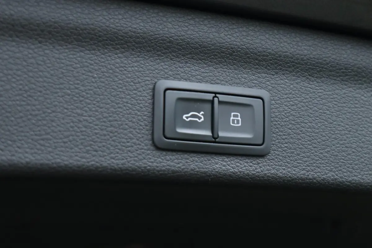 35 TFSI / 3x S-Line / 150PK / Automaat / Navi / Matrix LED / Keyless / Camera / Cruise / 19"!