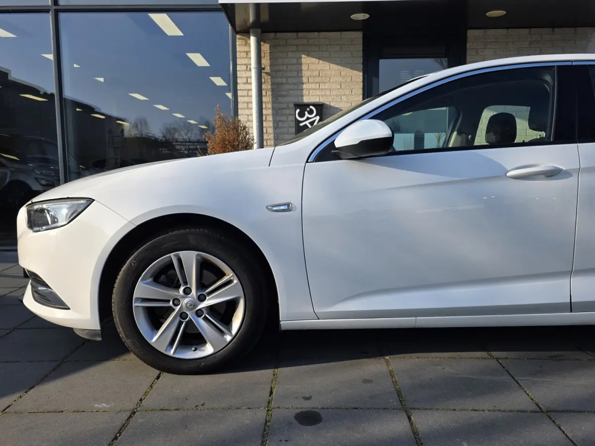 1.5 Turbo Business Executive Automaat – Camera – ACC – Stof/Leder – NAP