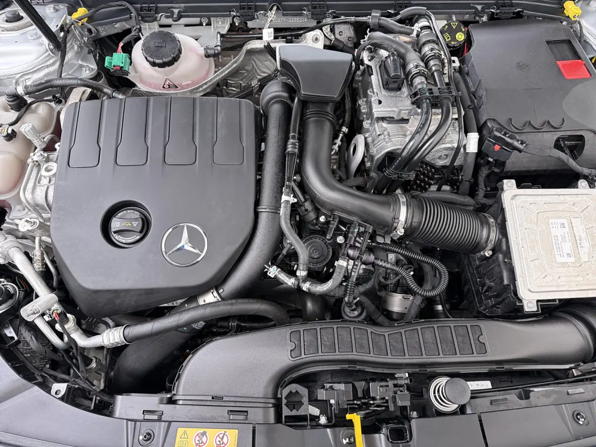 250e AMG // SoH 93,9% // Panoramadak // Nightpakket // Sfeerverlichting // Carplay // Camera // Keyless // MultiBeam