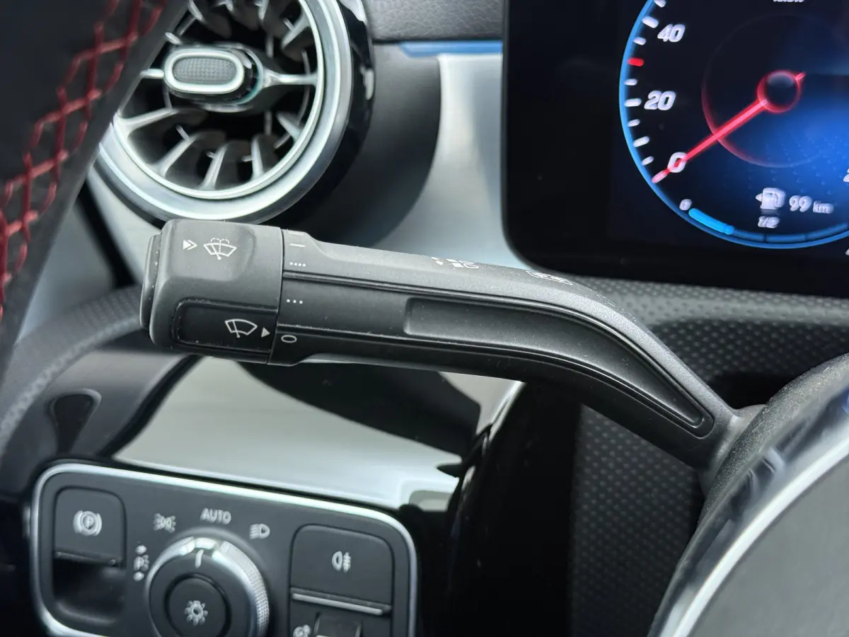 250e AMG // SoH 93,9% // Panoramadak // Nightpakket // Sfeerverlichting // Carplay // Camera // Keyless // MultiBeam