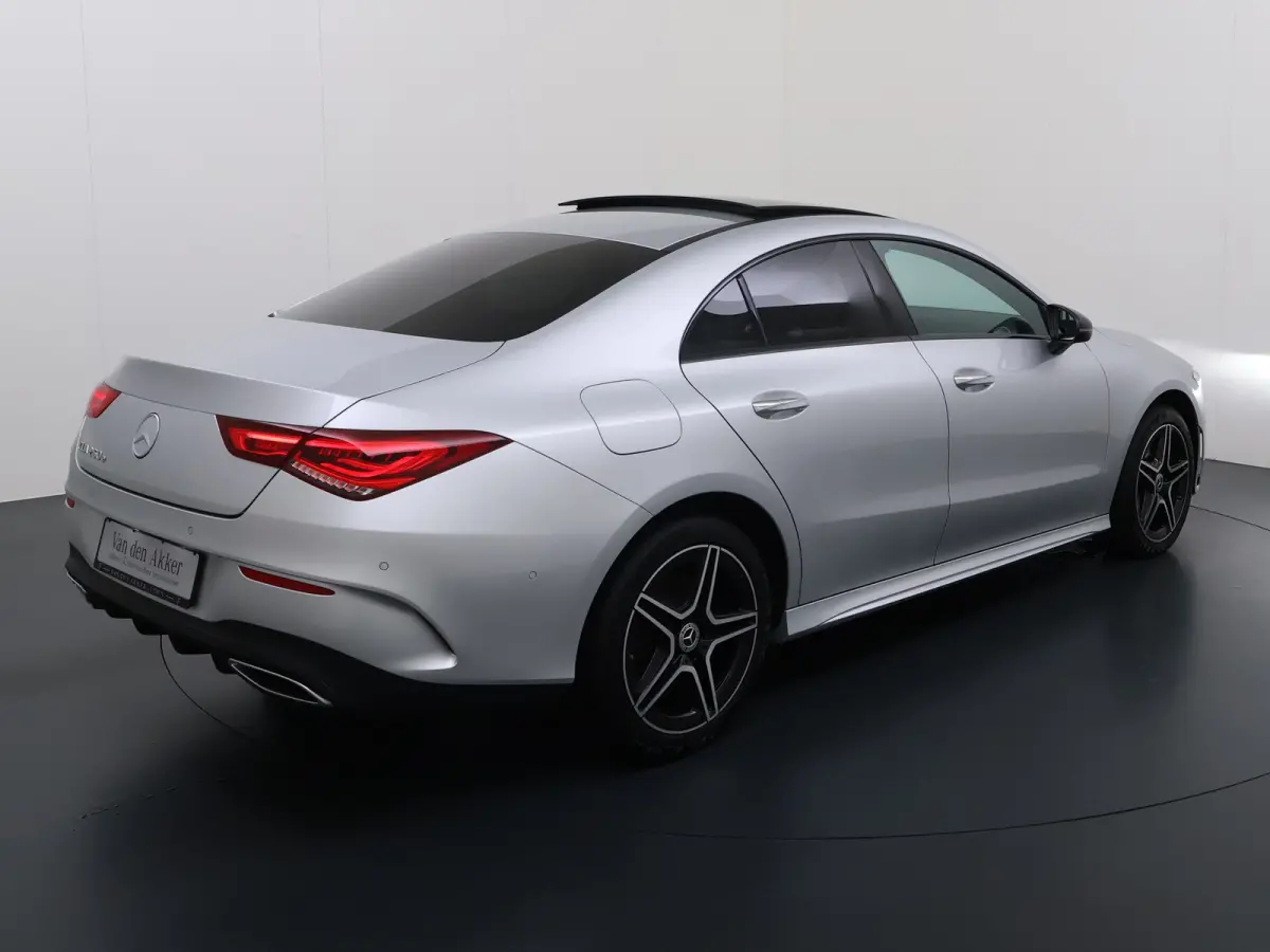 250e AMG // SoH 93,9% // Panoramadak // Nightpakket // Sfeerverlichting // Carplay // Camera // Keyless // MultiBeam