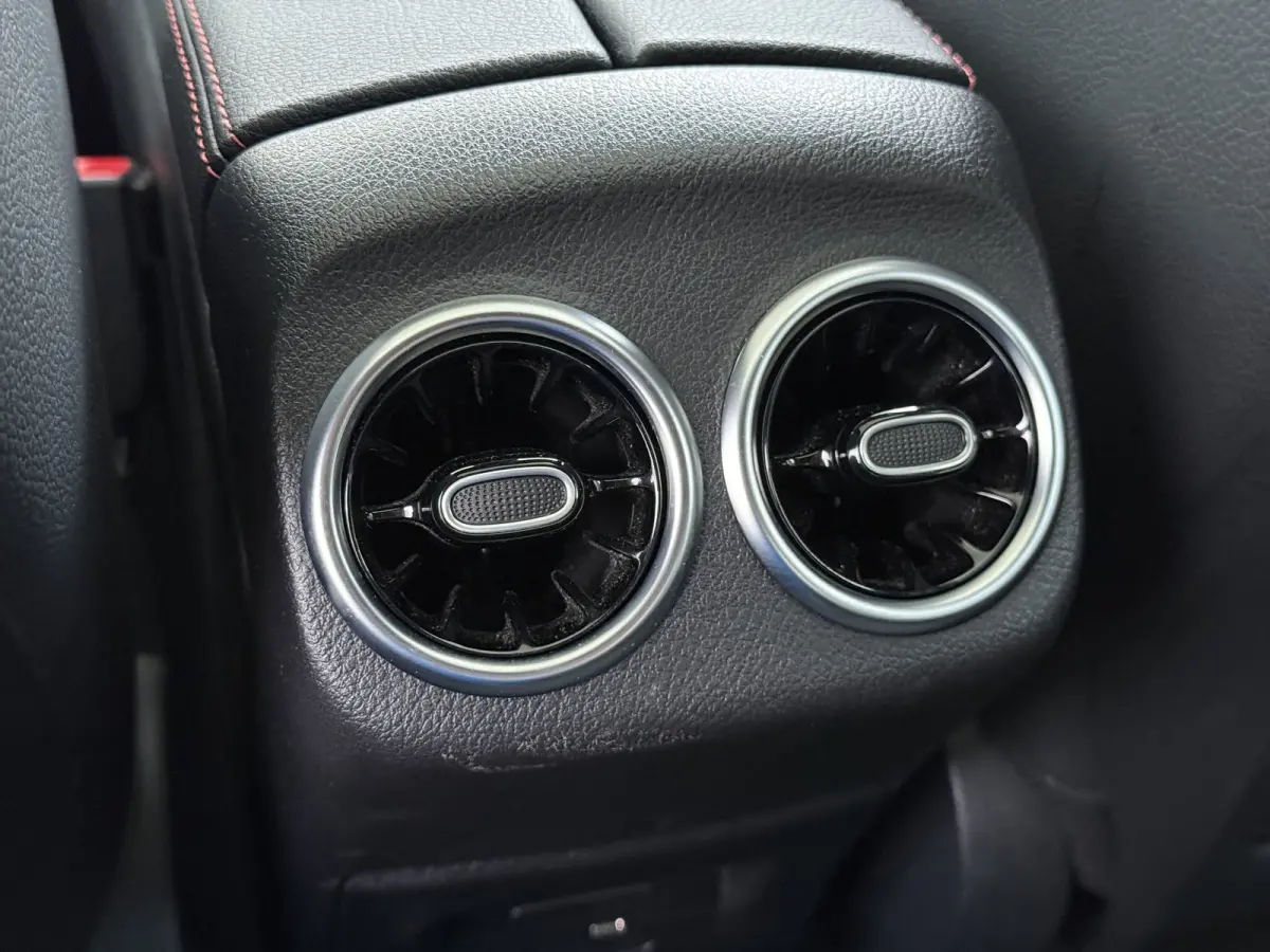 250e AMG // SoH 93,9% // Panoramadak // Nightpakket // Sfeerverlichting // Carplay // Camera // Keyless // MultiBeam