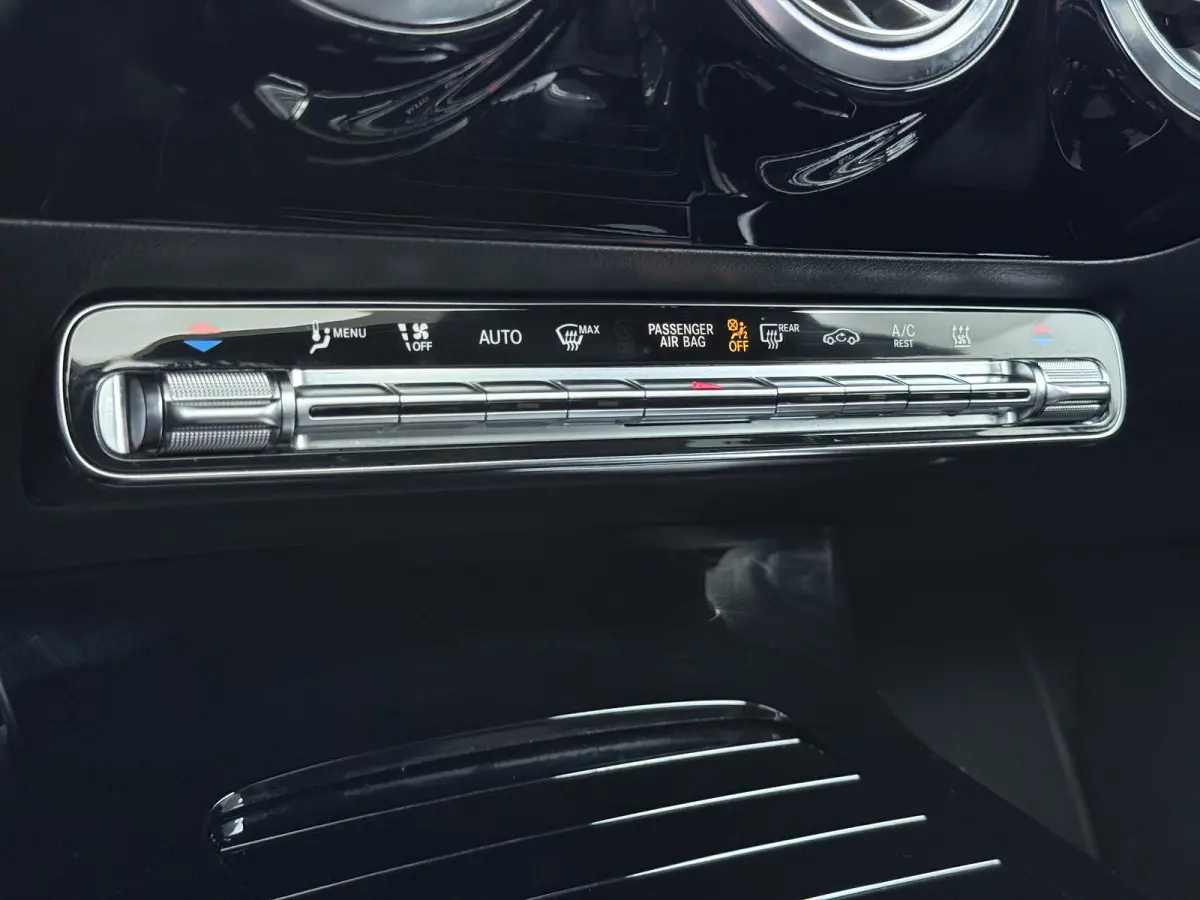 250e AMG // SoH 93,9% // Panoramadak // Nightpakket // Sfeerverlichting // Carplay // Camera // Keyless // MultiBeam