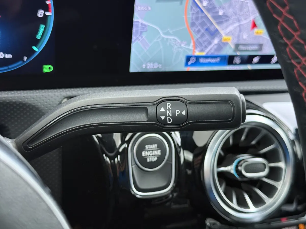 250e AMG // SoH 93,9% // Panoramadak // Nightpakket // Sfeerverlichting // Carplay // Camera // Keyless // MultiBeam