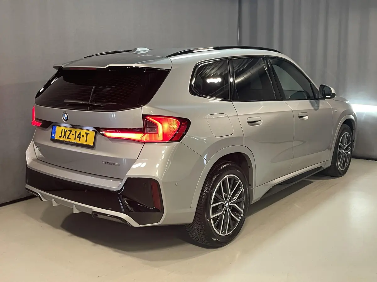 sDrive18i M Sport Shadow Line 18"/Sportstoelen/Keyless/Alarm/Adaptief LED/Stoelverwarming/Camera/Elektrisch klep