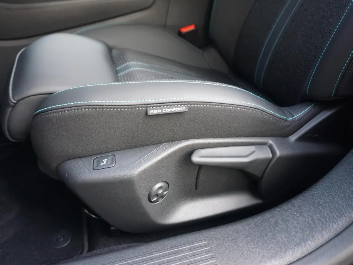 1.6 Plug-in Hybrid 180 Allure Avantage