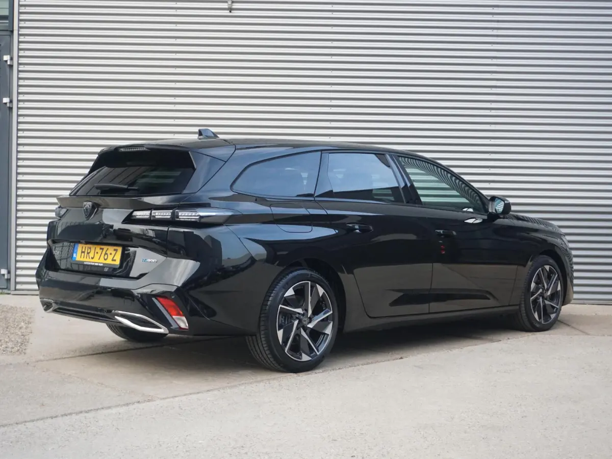1.6 Plug-in Hybrid 180 Allure Avantage
