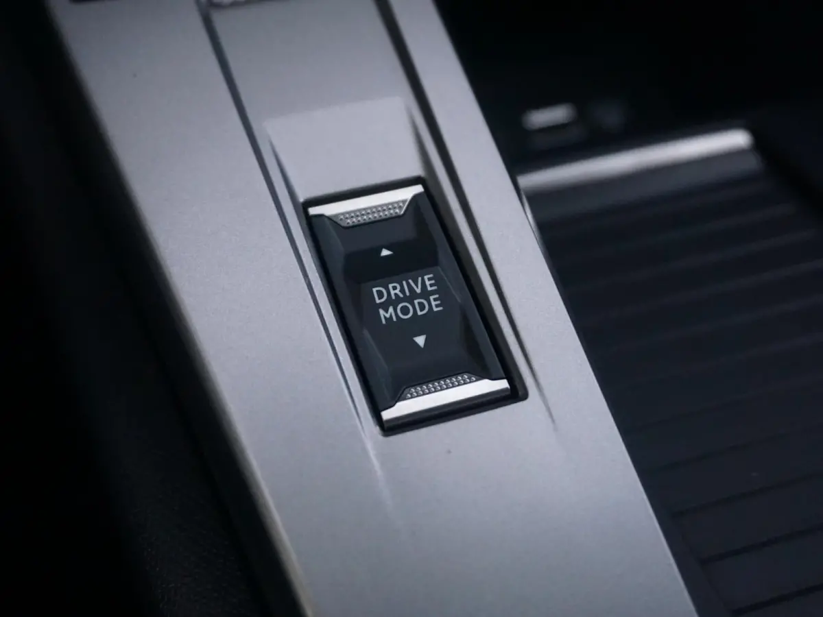 1.6 Plug-in Hybrid 180 Allure Avantage