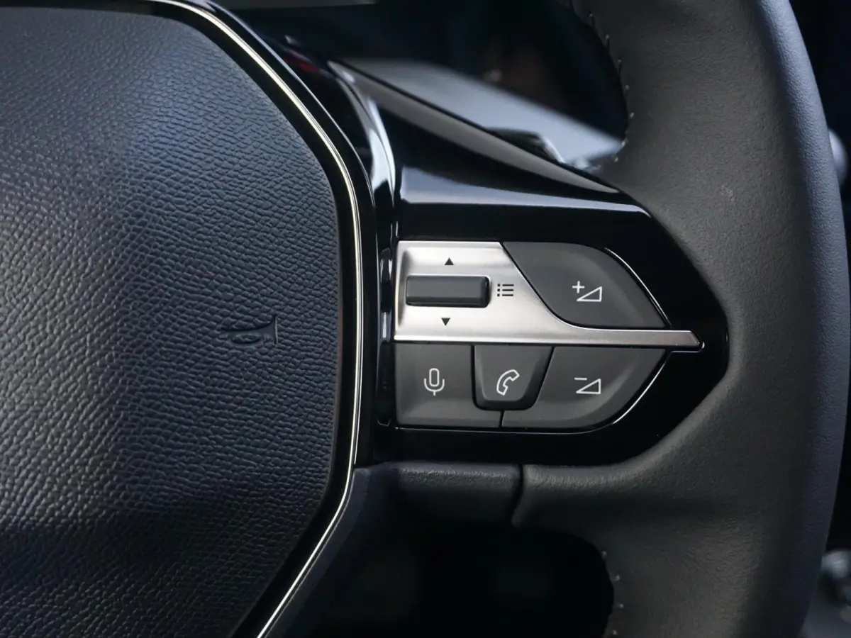 1.6 Plug-in Hybrid 180 Allure Avantage