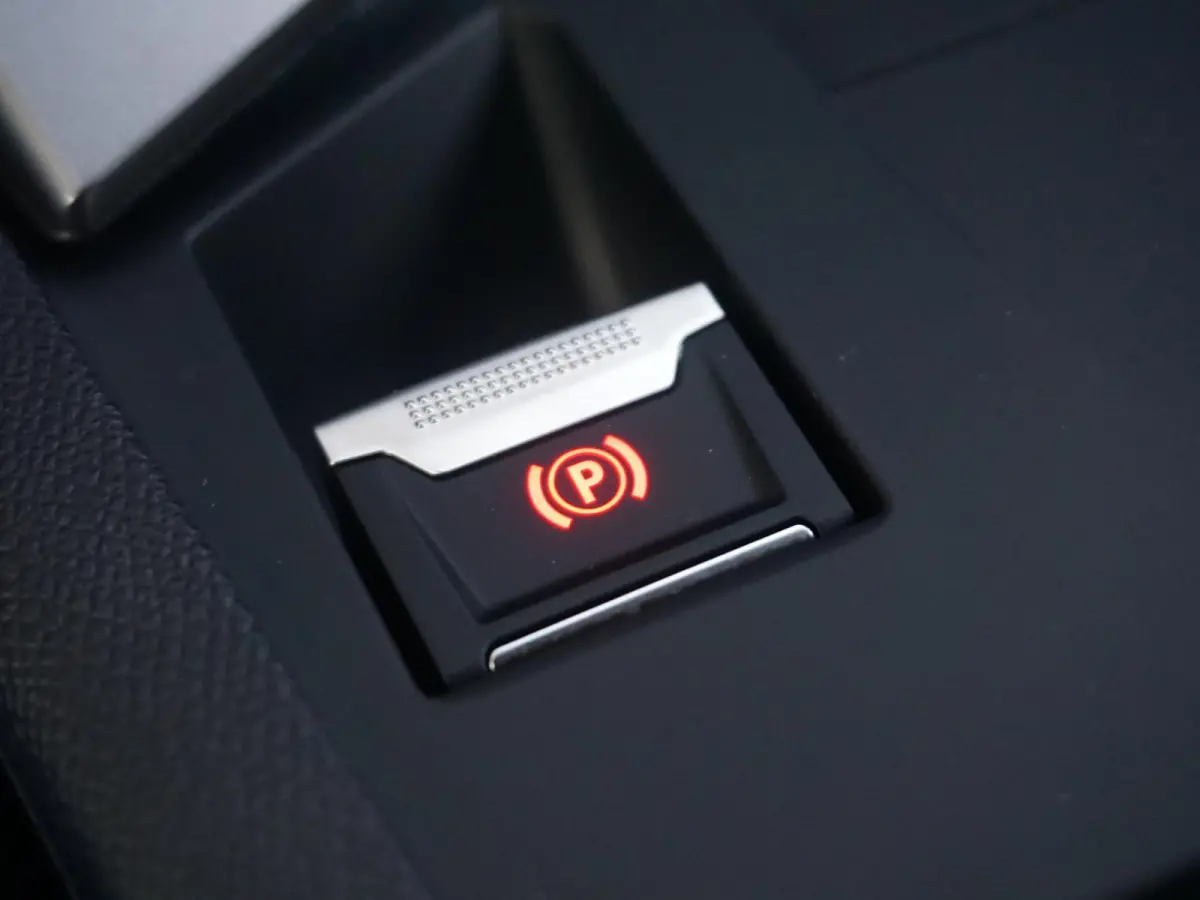 1.6 Plug-in Hybrid 180 Allure Avantage