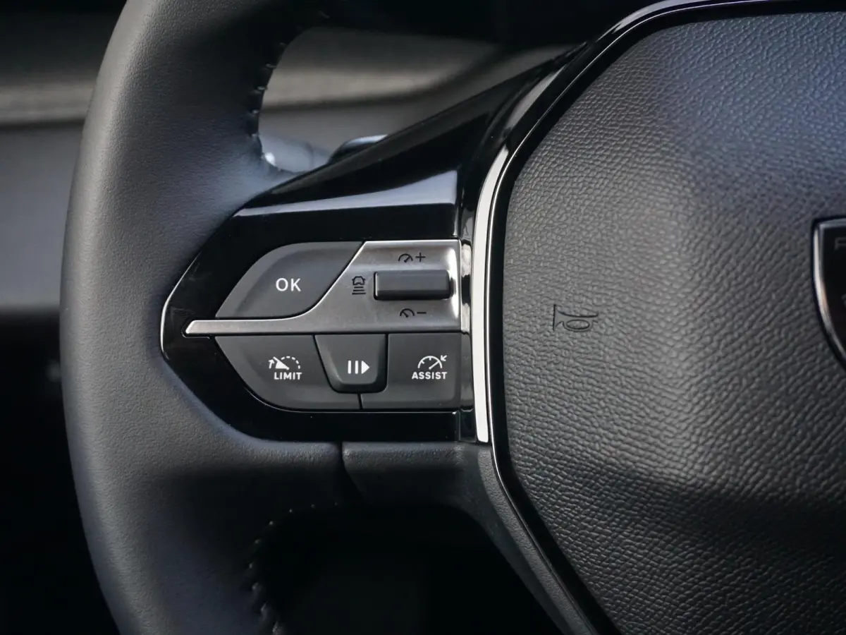 1.6 Plug-in Hybrid 180 Allure Avantage