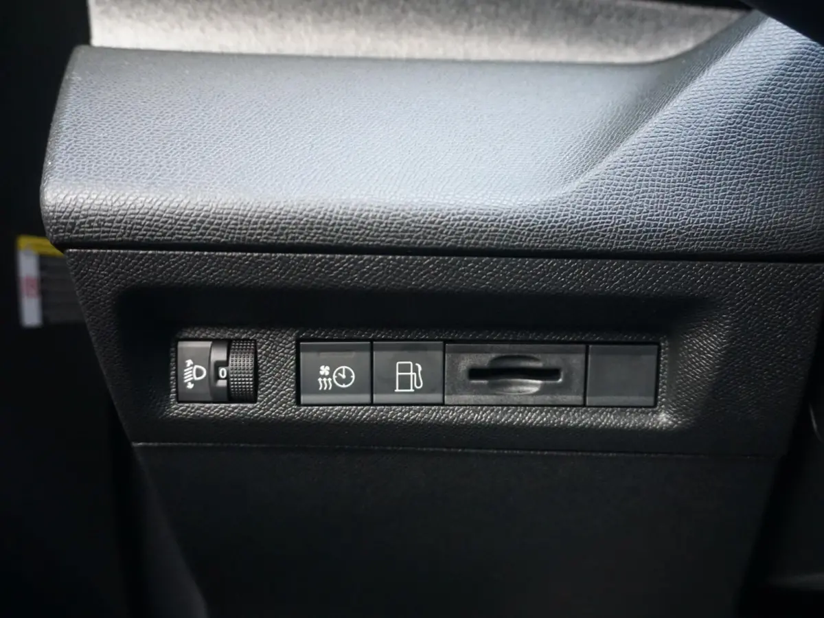 1.6 Plug-in Hybrid 180 Allure Avantage
