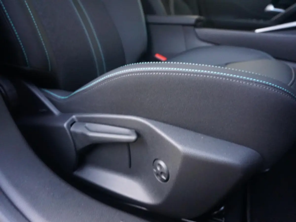1.6 Plug-in Hybrid 180 Allure Avantage