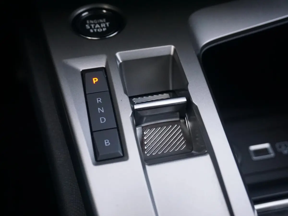 1.6 Plug-in Hybrid 180 Allure Avantage