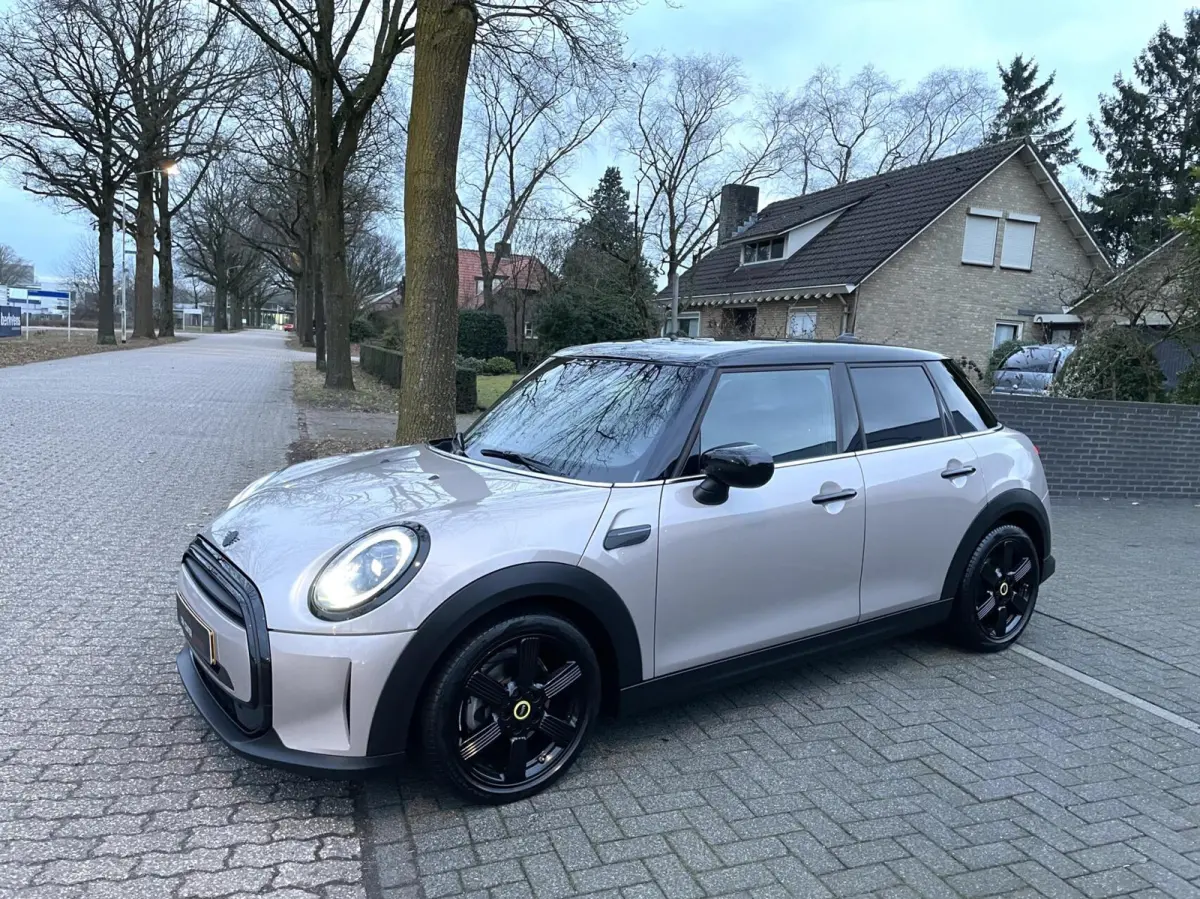 Mini 1.5 MINI/ Leder/ Full LED/ PDC/ 38.941 KM!