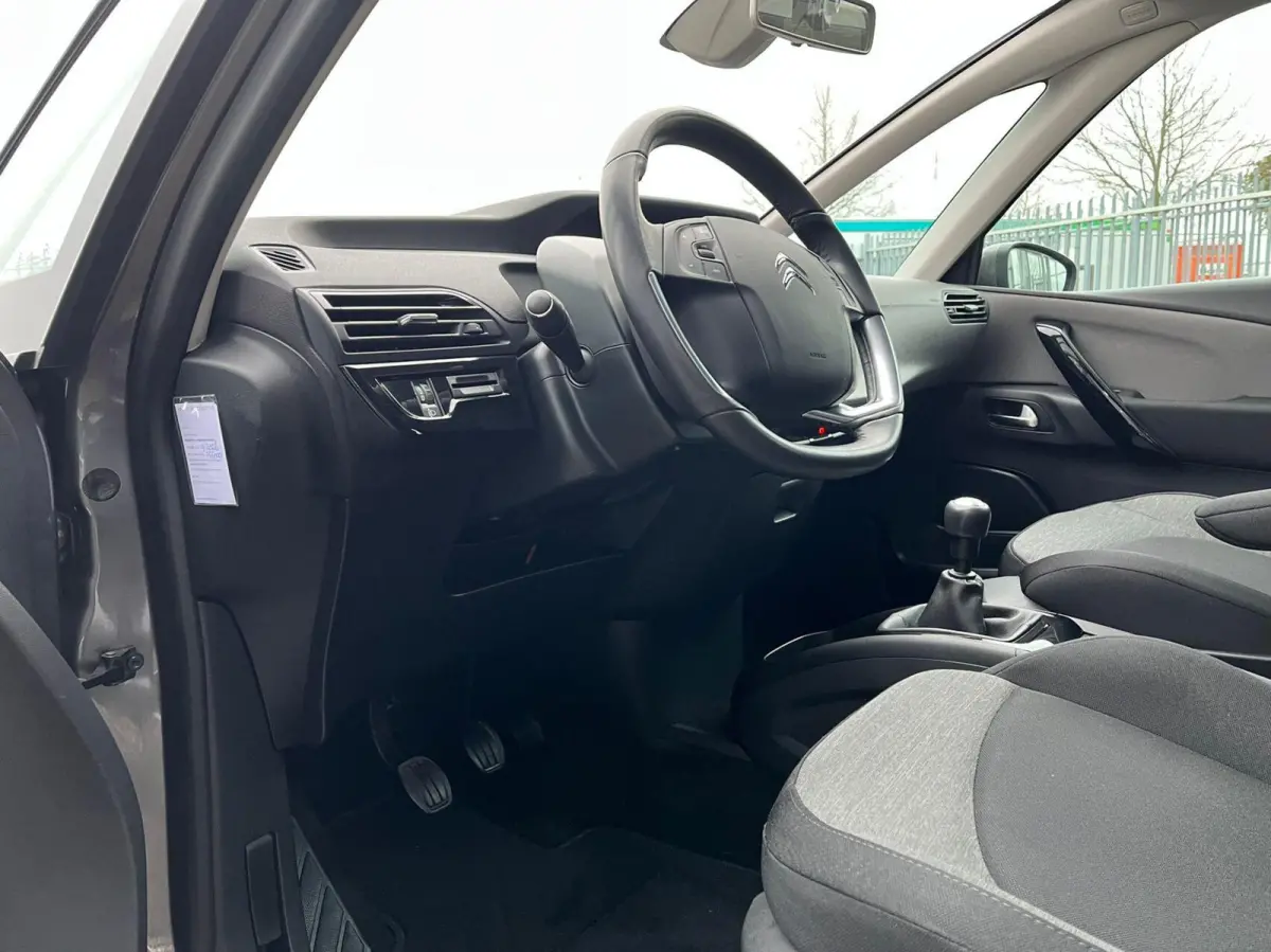 1.2 PureTech Busines 7Pers/Carplay Trekhaak