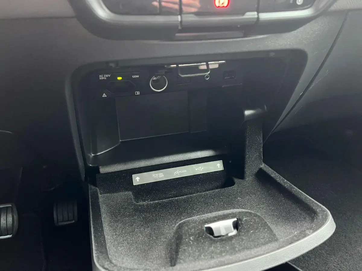 1.2 PureTech Busines 7Pers/Carplay Trekhaak