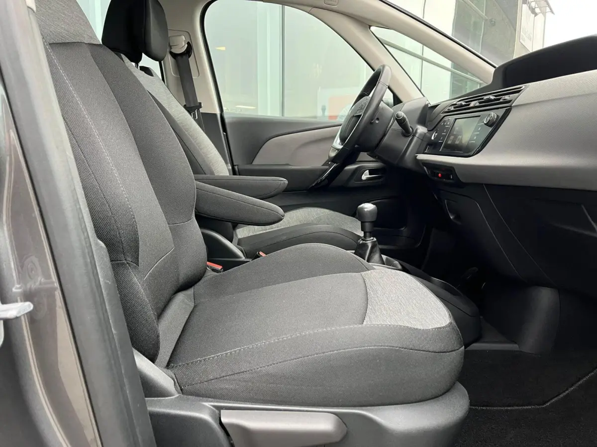 1.2 PureTech Busines 7Pers/Carplay Trekhaak