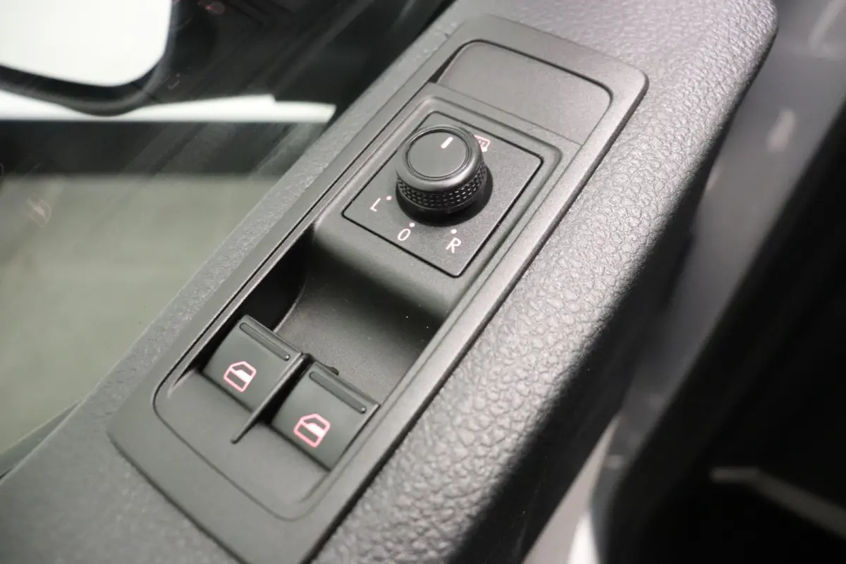 2.0 TDI 150PK DSG Automaat EURO 6 - Airco - Navi - Cruise - €14.950,- Excl.